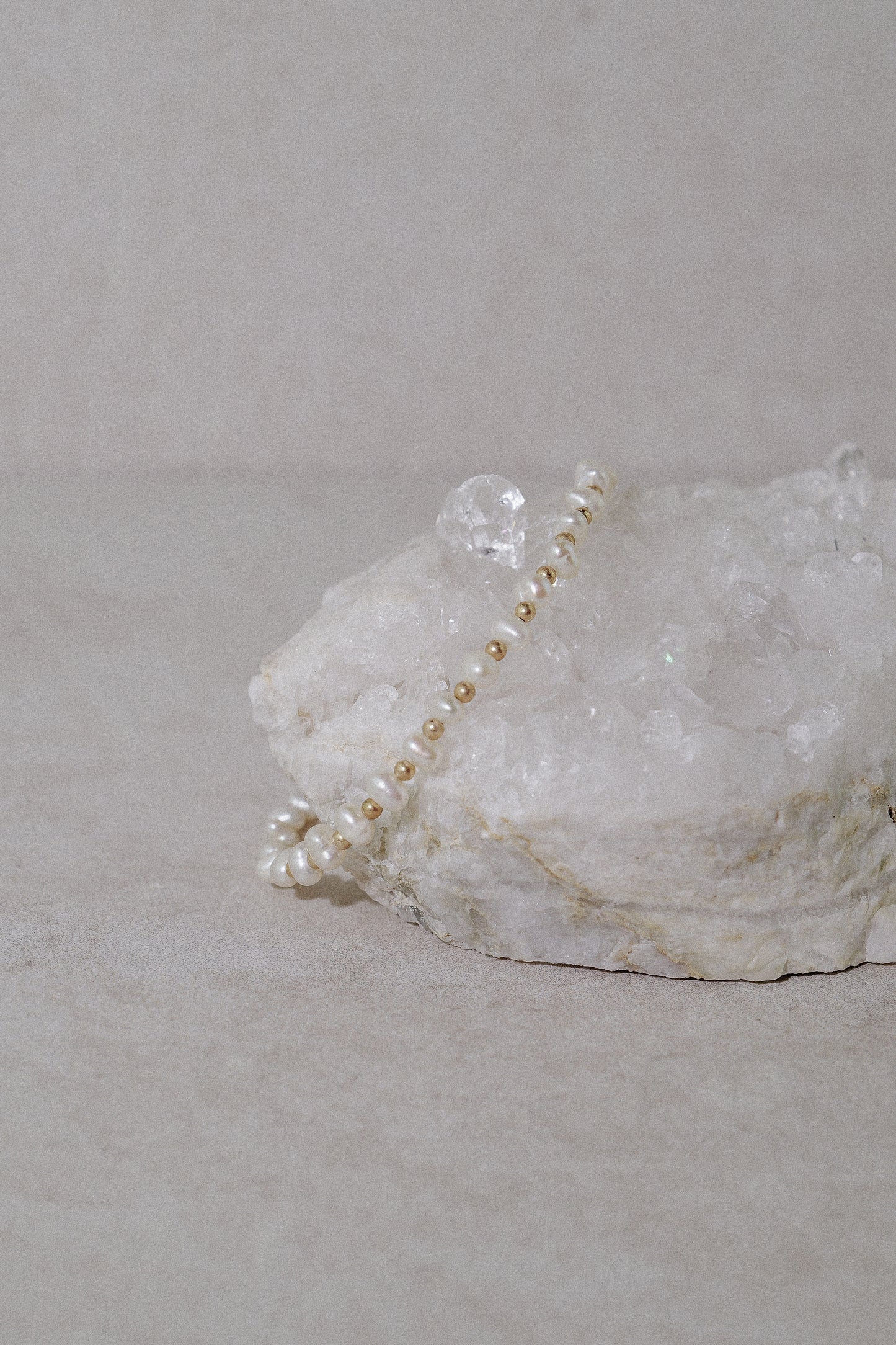 Button Pearl Beaded Bracelet