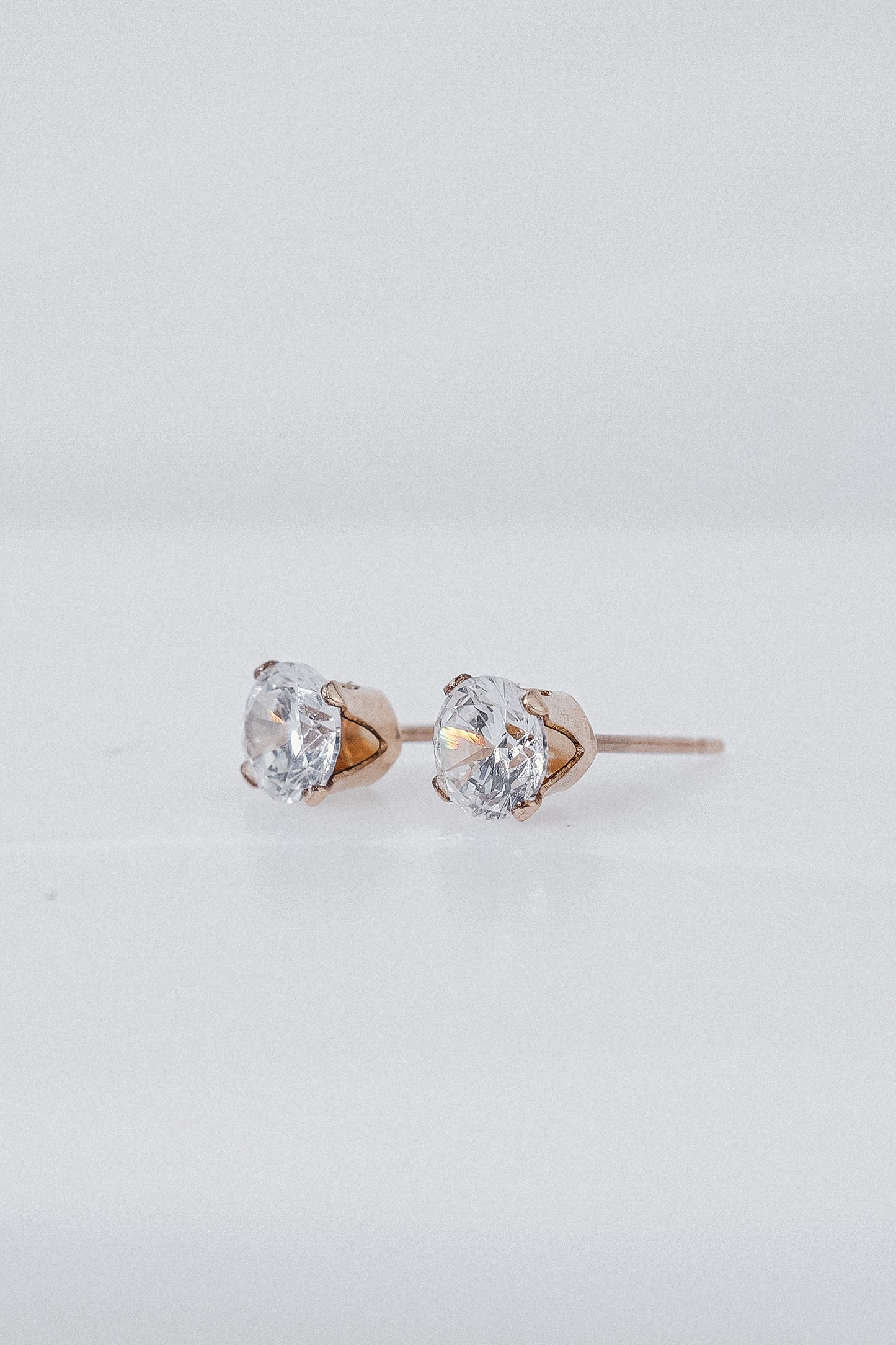 Sierra V 5mm Crystal Gold Stud Earrings